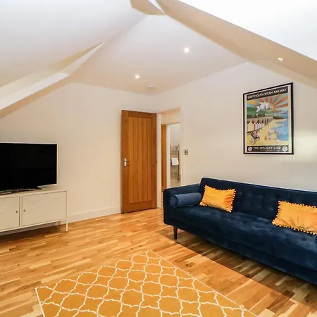 Riviera Heights Holiday home