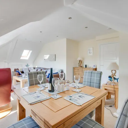 Seaford Sands Apartment *
