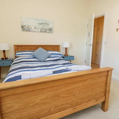 9 Seaford Sands Paignton