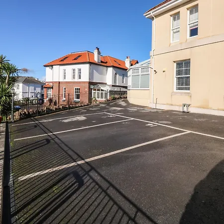 9 Seaford Sands Apartment *