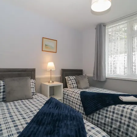 Flat 1, Big Tree Flats Holiday home *