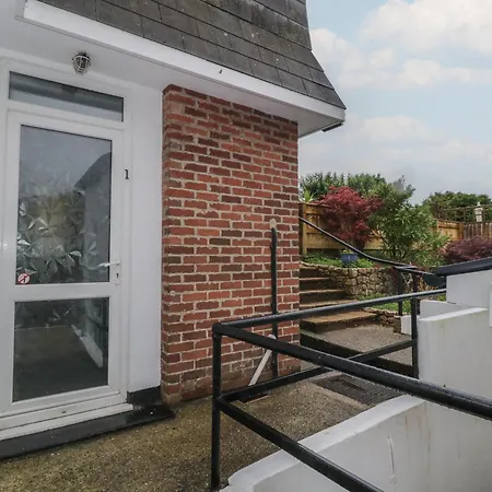 Flat 1, Big Tree Flats * Paignton