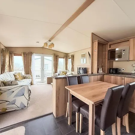 Beautiful Caravan With Decking At Hoburne Devon Bay, Ref 54058f * Paignton