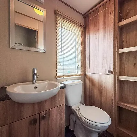 Beautiful Caravan With Decking At Hoburne Devon Bay, Ref 54058f Campsite *