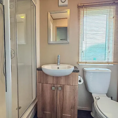 Campsite Beautiful Caravan With Decking At Hoburne Devon Bay, Ref 54058f *