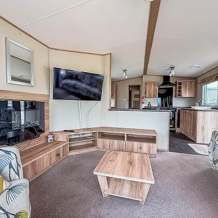 Beautiful Caravan With Decking At Hoburne Devon Bay, Ref 54058f Campsite
