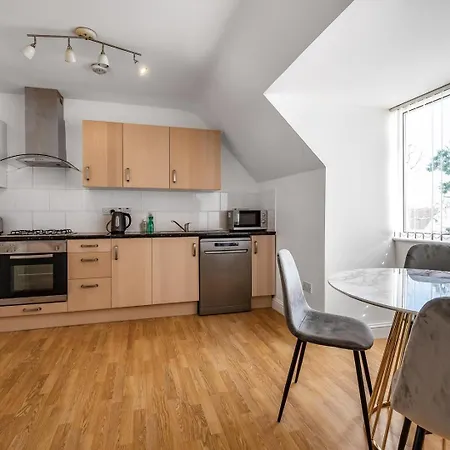 Stunning & Stylish 2bd Flat Devon