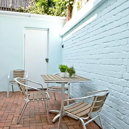 3 Goodrington Lodge,