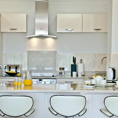 Apartment 3 Goodrington Lodge, *