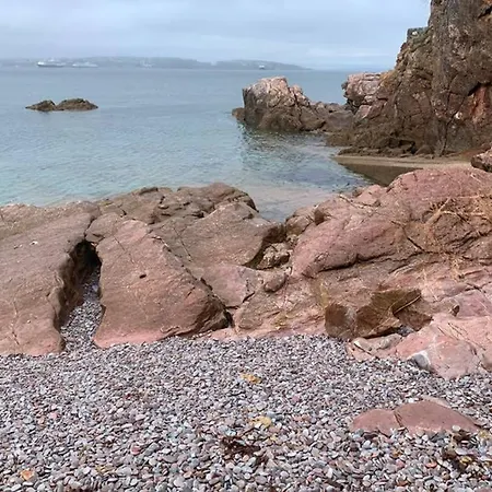 Retro Lux Getaway By The Sea W/pool, Gym & Views * Paignton