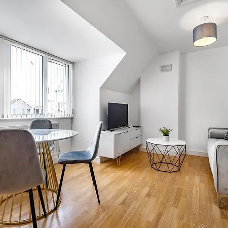 New Stunning & Stylish 2bd Flat Devon