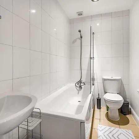 New Stunning & Stylish 2bd Flat Devon * Paignton