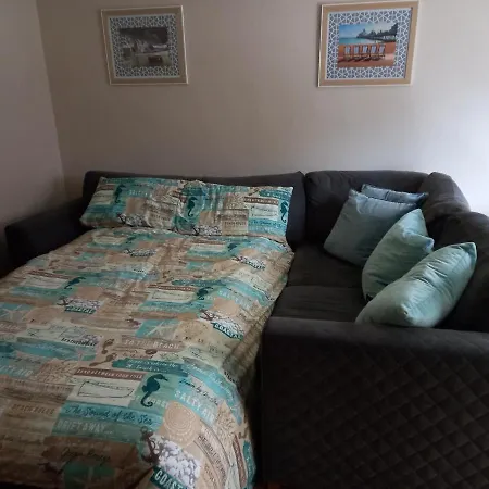 24 New Esplanade Court Apartment