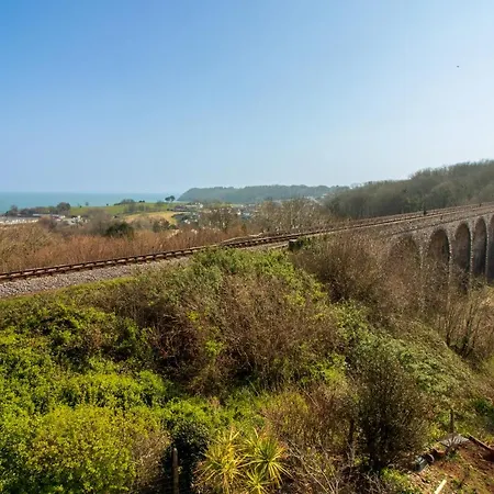 Spacious - Sea & Steam Train Views + Garden Paignton