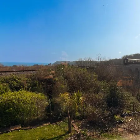 Spacious - Sea & Steam Train Views + Garden Holiday home *
