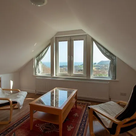Holiday home Spacious - Sea & Steam Train Views + Garden