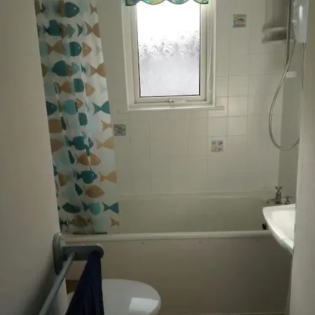 With Heated Pool & Close To Beach Paignton
