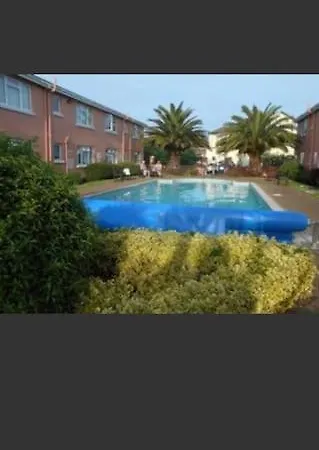Apartment With Heated Pool & Close To Beach *
