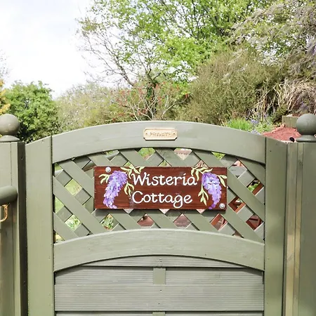 Wisteria Holiday home