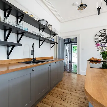 Lovely Victorian In The Riviera