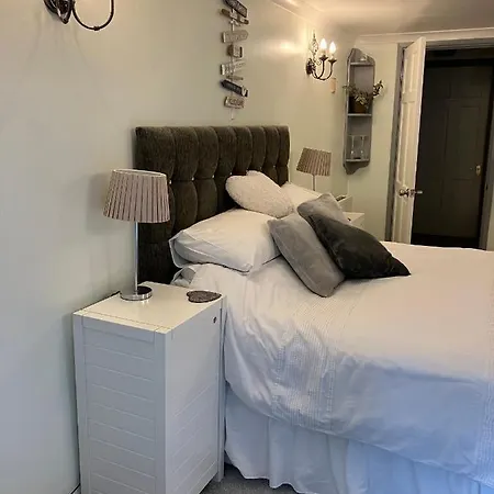 Luxury 3 Bedded With Sea Peeps And Parking 2* Paignton