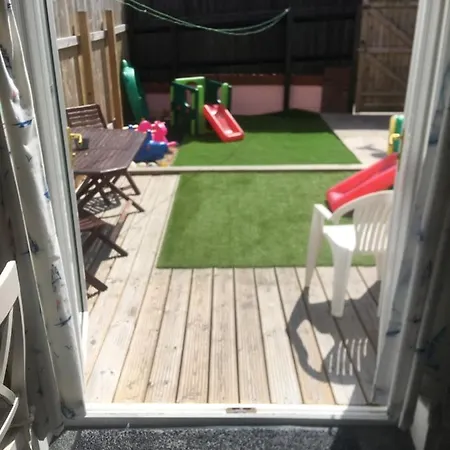 Singer House: Seafront Garden Flat With Parking
