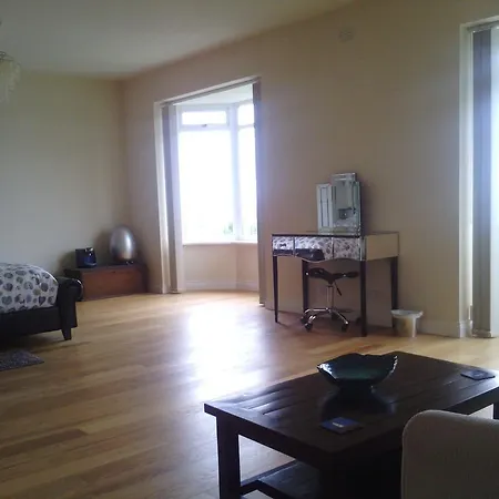 Yew Tree House 2* Paignton