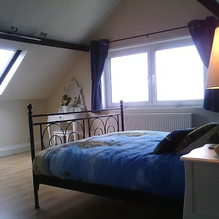 Yew Tree House 2*