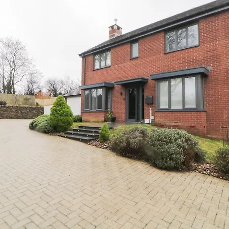 2 White Rock Court * Paignton