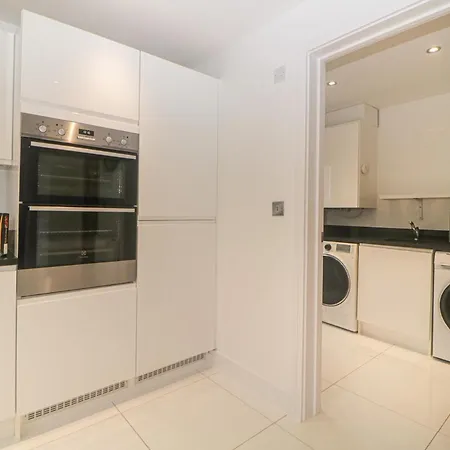 2 White Rock Court *