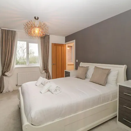 2 White Rock Court Holiday home