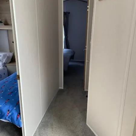 The Avenue, Waterside Holiday park *