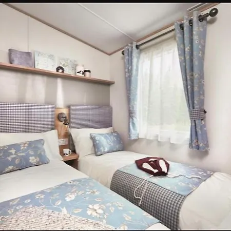 Hoburne Devon Bay Stunning 3 Bed Luxury Campsite