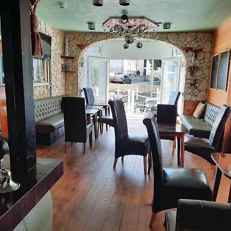 Castleton - Just For Adults Hotel