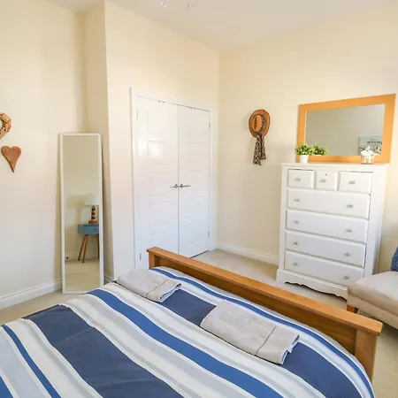 9 Seaford Sands Apartment