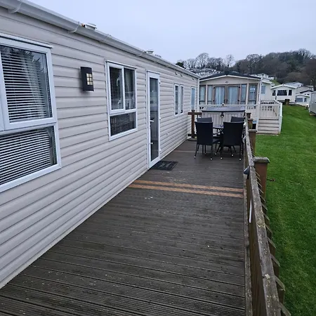 10 Min Walk To South Devon