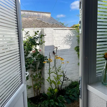 Seaside - Ensuite Twin With Kitchenette Homestay Paignton