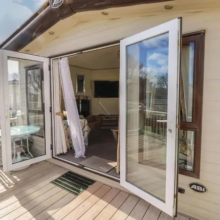 Caravansleeps6-freeparking-quietretreat-nature Holiday home