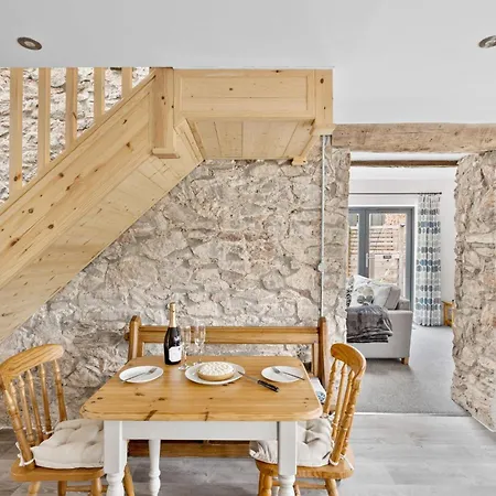 The Dairy, Higher Yalberton Farm Holiday home