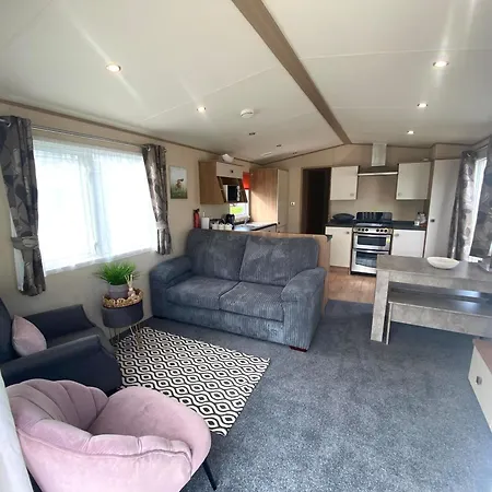 3 Bedroom Caravan On Luxury Devon *