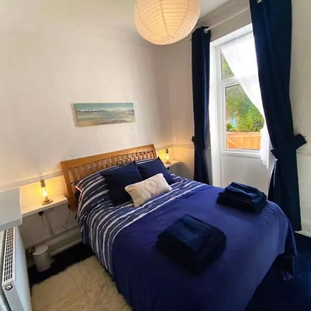 Holiday home Briarfield - Adorable 1 Bedroom Seaside Apartment, On-site Parking *