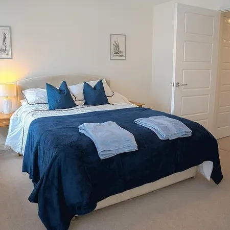 3 Bed Beachfront At Pier Sands *