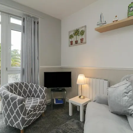 Flat 2, Big Tree Flats Holiday home *
