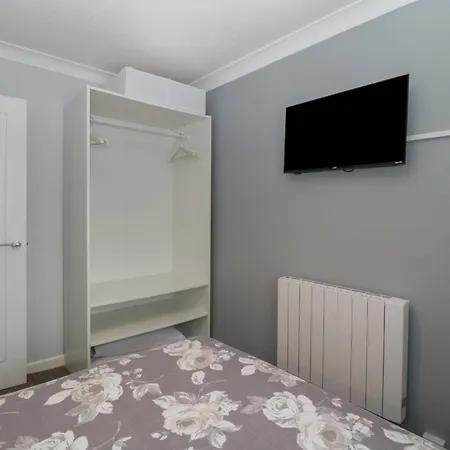 Flat 4, Big Tree Flats Paignton