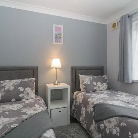 Flat 4, Big Tree Flats Paignton