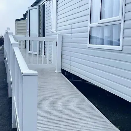 Holiday home Luxury Caravan Sea Views Sleep 6 Free Wifi *