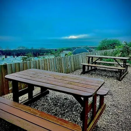 Luxury Caravan Sea Views Sleep 6 Free Wifi Holiday home