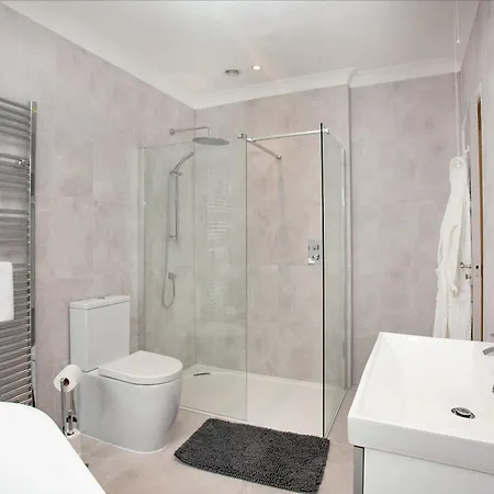 Holiday home Leighwood *