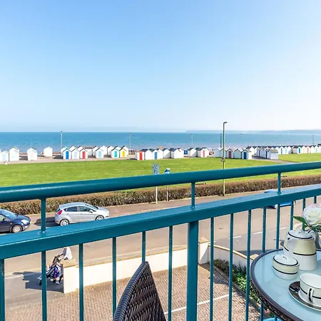8 Belvedere Court * Paignton
