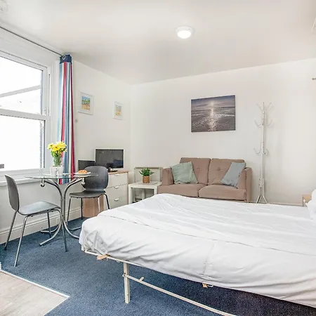Holiday home - Uk39862